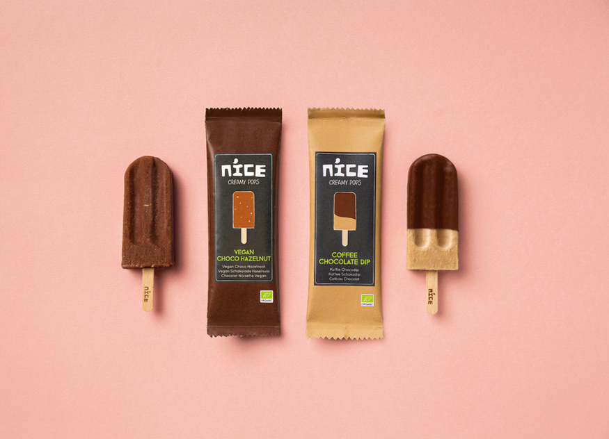 The Nice Company setzt auf nachhaltiges Eis. Die neueste Sorte ist Kaffee Schokodip (rechts im Bild)