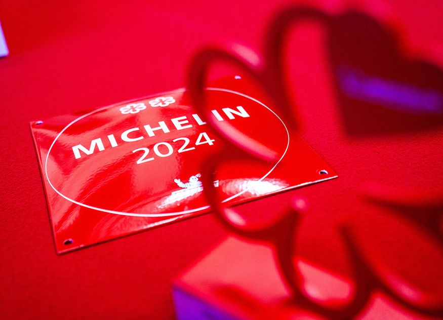 Insgesamt leuchten 340 Sterne über der Gastronomie in Deutschland. Die Michelin Guide Ceremony fand am 26. März 2024 in der Handelskammer Hamburg statt